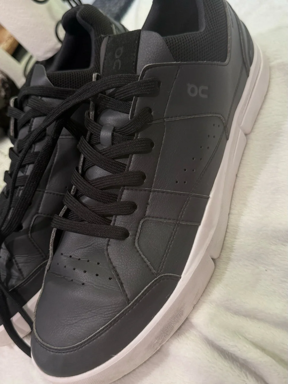 On Running Men's Low-Top Sneakers in Black and White